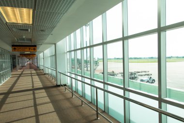 коридор аеропорту 