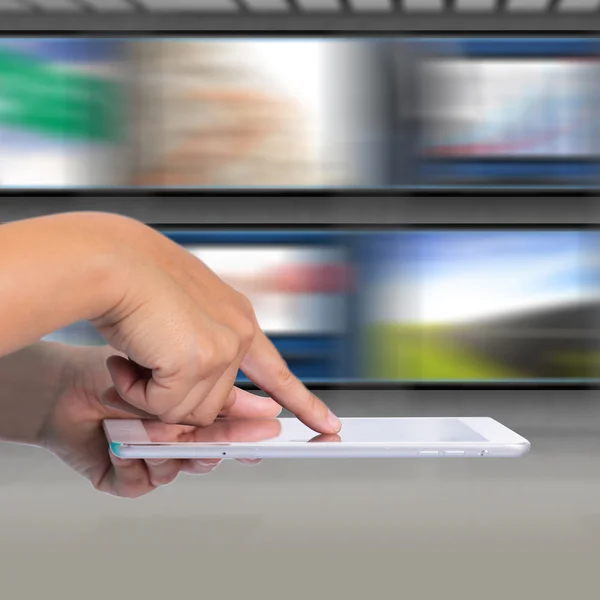 Woman using a tablet — Stock Photo, Image