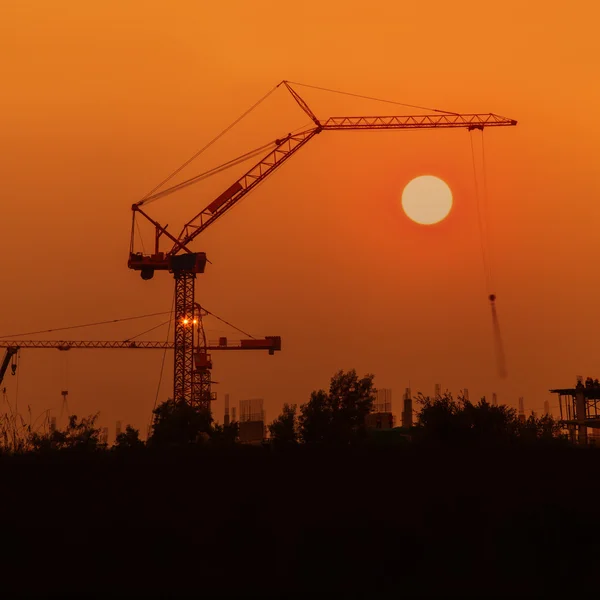 Zonsondergang op de bouwplaats — Stockfoto