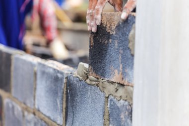 Başka bir satır aşağı koyarak çimento