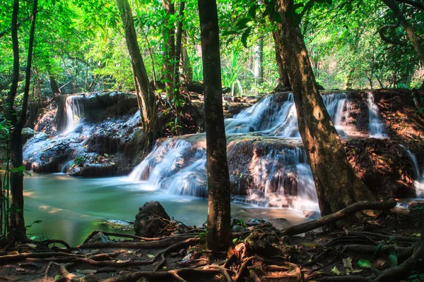 Deep forest Huai Mae Kamin Waterfall — Stock Photo, Image