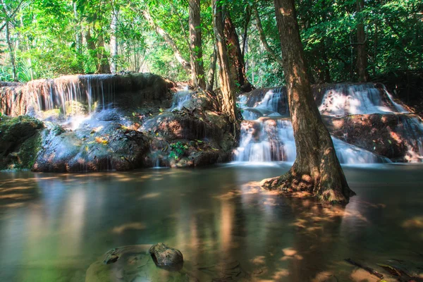 Derin orman Huai Mae Kamin Waterfall — Stok fotoğraf