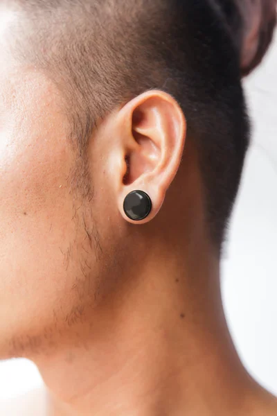 Close Up dell'orecchio degli uomini — Foto Stock