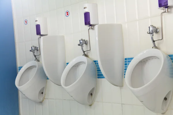 WC, interno della toilette pubblica — Foto Stock