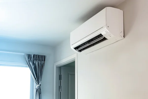 Airconditioner op muur achtergrond — Stockfoto