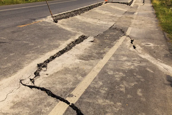 Cracked of asphalt road — Stock Photo, Image