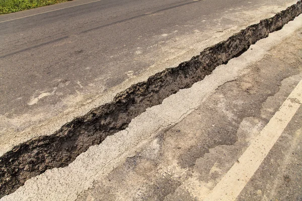 Cracked of asphalt road — Stock Photo, Image
