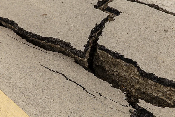 Cracked of asphalt road — Stock Photo, Image