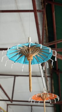 renkli kağıt şemsiye