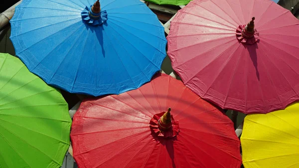 Bunte Papierschirme — Stockfoto