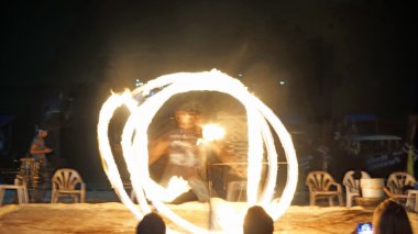 Fireshow phi phi Island üzerinde