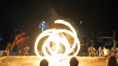 Fireshow phi phi Island üzerinde
