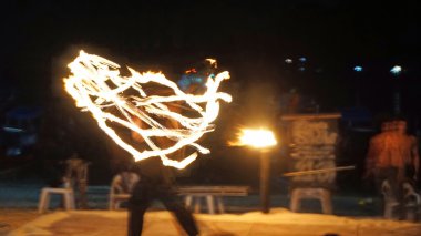 Fireshow phi phi Island üzerinde