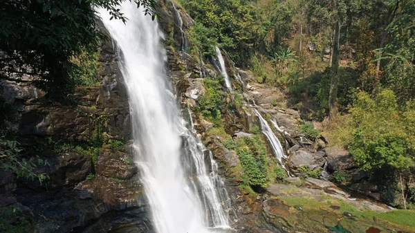 Mae ya cachoeira — Fotografia de Stock