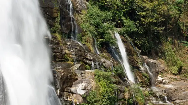 Mae ya cachoeira — Fotografia de Stock