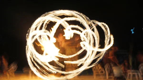 Feuershow auf der Insel Phi Phi — Stockfoto