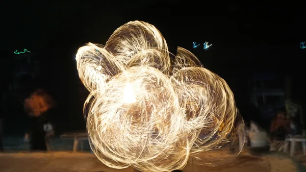 Fireshow phi phi Island üzerinde