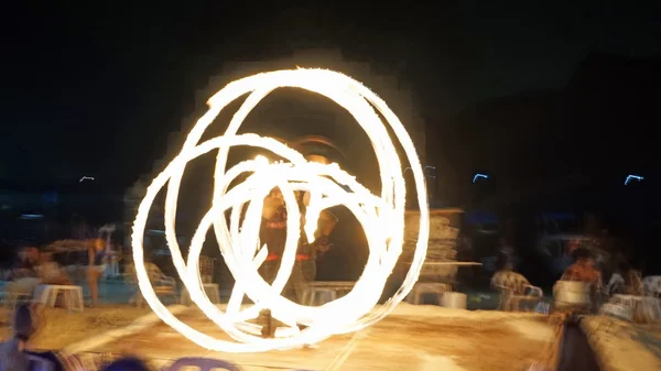 Fireshow phi phi Island üzerinde — Stok fotoğraf