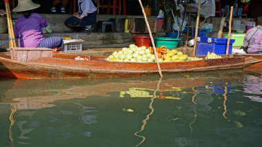 Damnoen saduak yüzen çarşı 