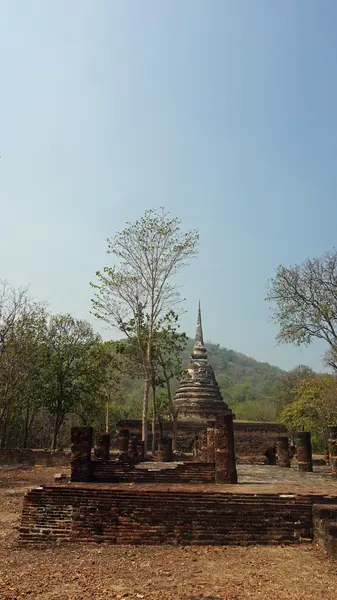 Chrám v sukhothai národním parku — Stock fotografie