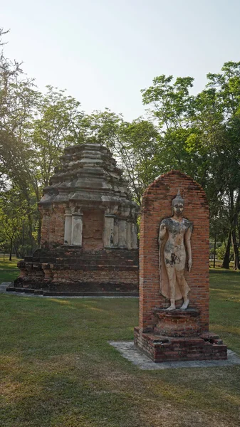 Chrám v sukhothai národním parku — Stock fotografie