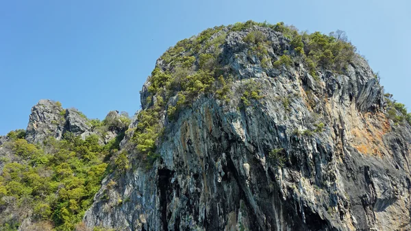 石灰石岩石在泰国海岸 — 图库照片