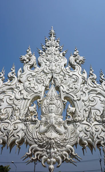 Witte tempel in de buurt van chiang mai in thailand — Stockfoto