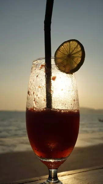 Verse zonsondergang cocktail — Stockfoto