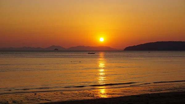 Tropischer Sonnenuntergang in Thailand — Stockfoto