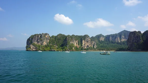 Baía de tonsai no ko phi phi — Fotografia de Stock