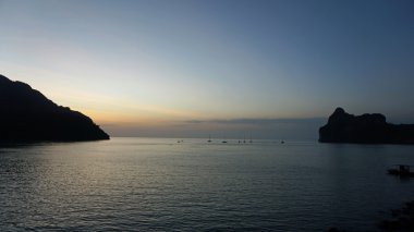 günbatımı ko phi phi üzerinde