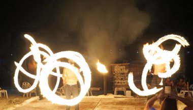 Fireshow phi phi Island üzerinde