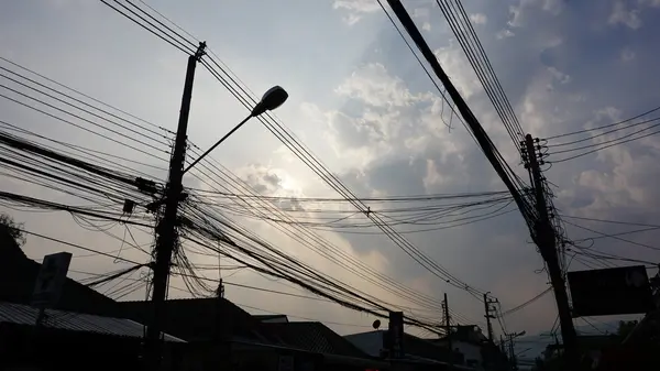 Лінії електропередач у Таїланді — стокове фото