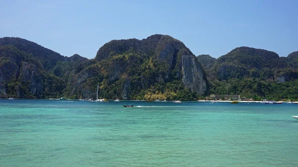 Tonsai bay on ko phi phi — Stock Photo, Image