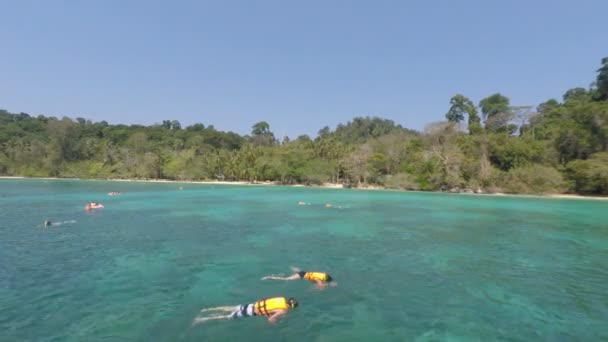 Tropical coast on ko lanta island — Stock Video