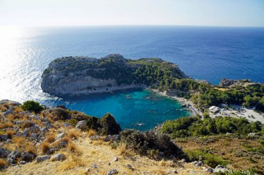 Antony Quinn Körfezi 'nin muhteşem manzarası