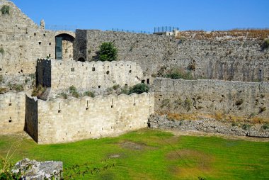Rhodes Old Town 'daki antik kale.