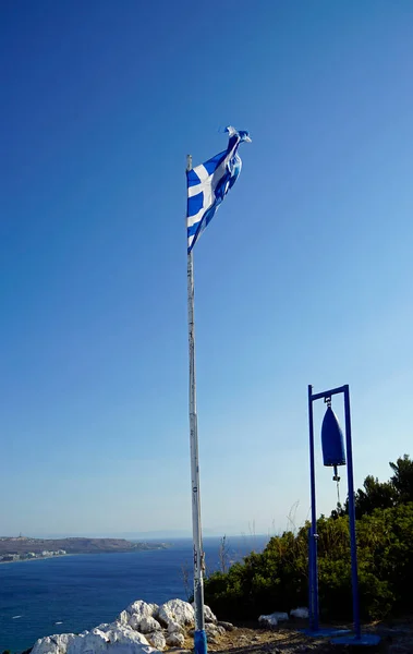 Grecka Flaga Wieje Wietrze Wyspie Rodos — Zdjęcie stockowe