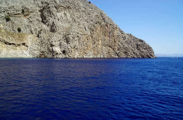Rhodes Adası Nın Kıyısındaki Deniz Kayalar — Stok fotoğraf