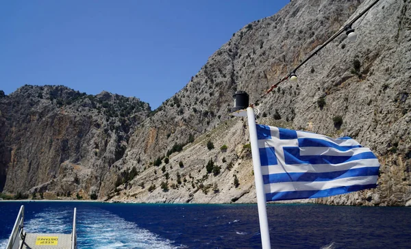 Grecka Flaga Wietrze Wyspie — Zdjęcie stockowe