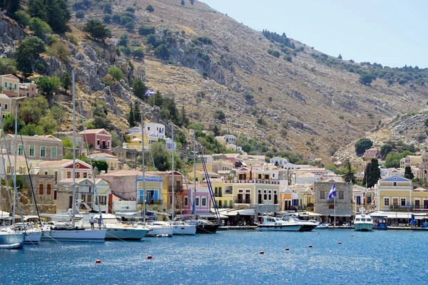 Symi Greece Circa Agosto 2021 Pequeño Pueblo Puerto — Foto de Stock