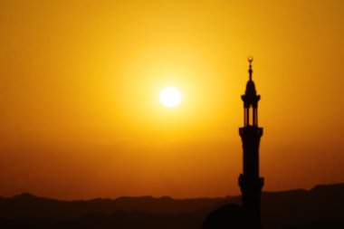 Mısır'daki camide günbatımı