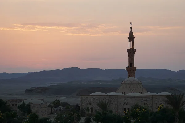 Mešita v Egyptě při západu slunce — Stock fotografie