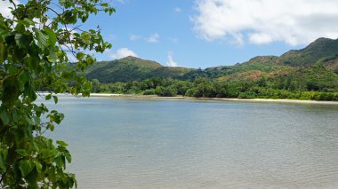 Grand anse praslin üzerinde
