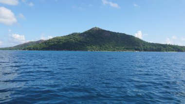 Praslin Adası