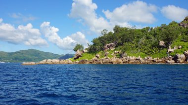 Praslin Adası