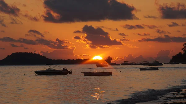 Tropischer Sonnenuntergang — Stockfoto