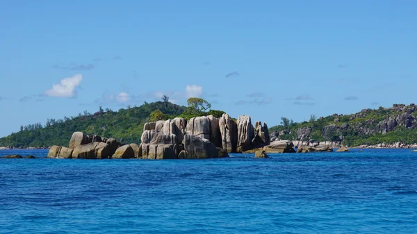 Felsen und Meer — Stockfoto