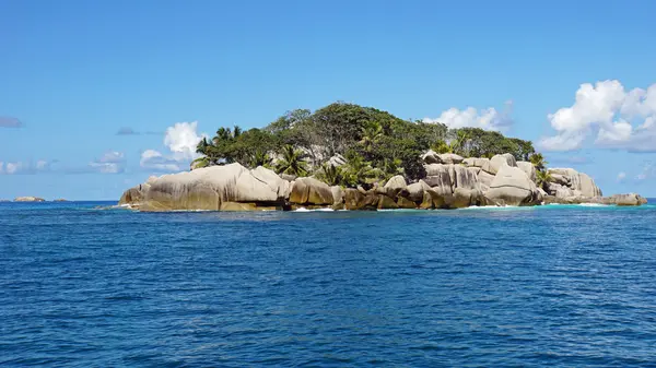 Rocas y mar — Foto de Stock