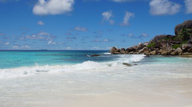 Granit kayalar üzerinde grand anse